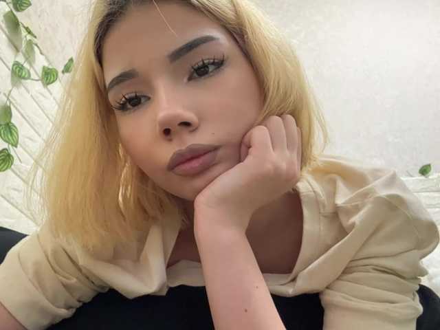KeeshaSouthard live cam on BongaCams
