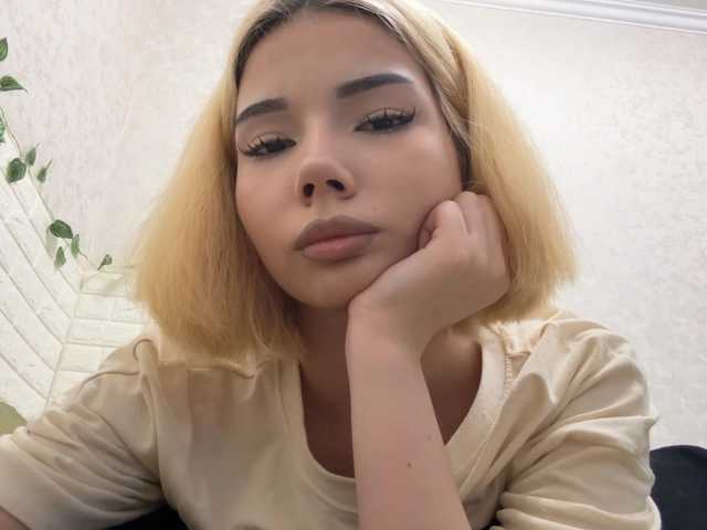KeeshaSouthard live cam on BongaCams