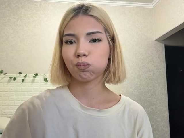 KeeshaSouthard live cam on BongaCams