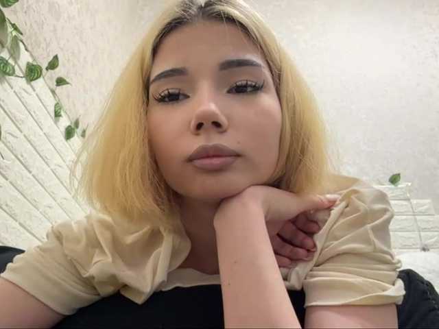 KeeshaSouthard live cam on BongaCams