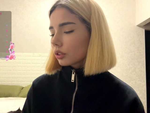 KeeshaSouthard live cam on BongaCams