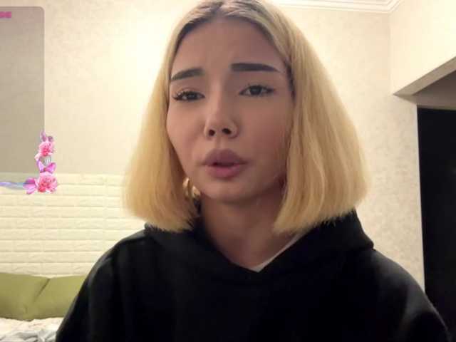 KeeshaSouthard, live now on BongaCams
