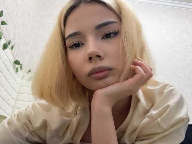 KeeshaSouthard live cam on BongaCams