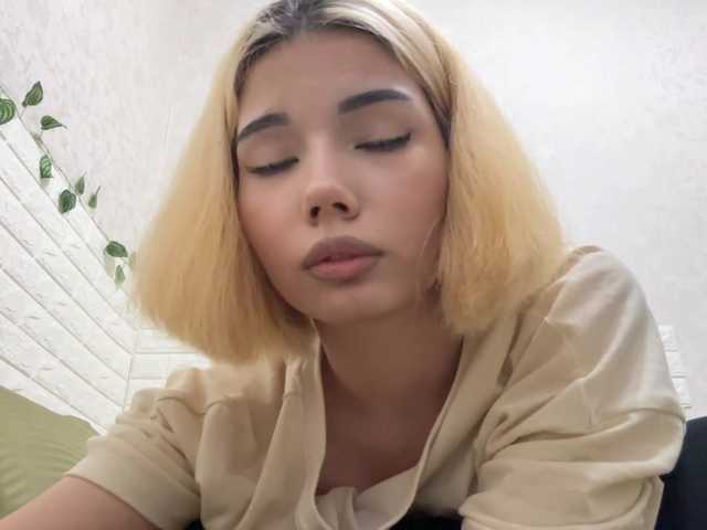 KeeshaSouthard live cam on BongaCams