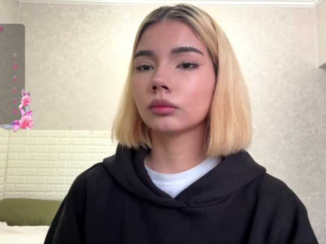 KeeshaSouthard live cam on BongaCams