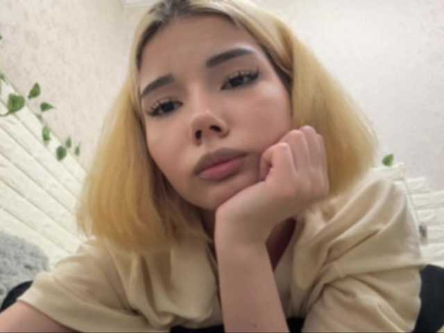 KeeshaSouthard live cam on BongaCams