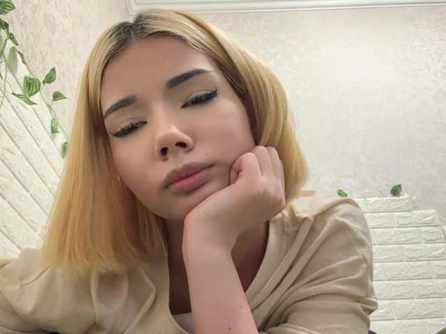KeeshaSouthard live cam on BongaCams