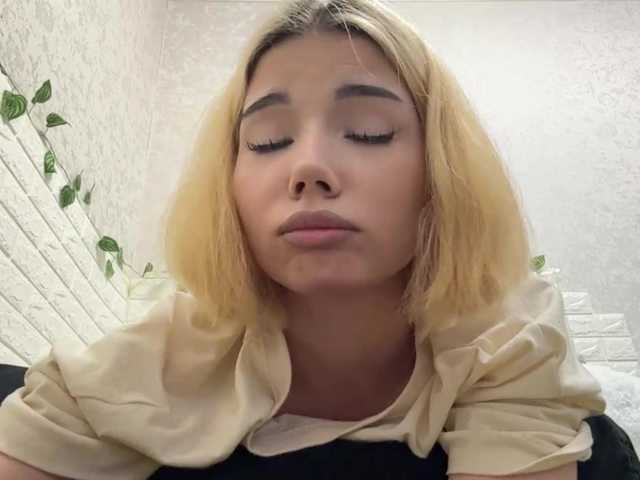 KeeshaSouthard live cam on BongaCams