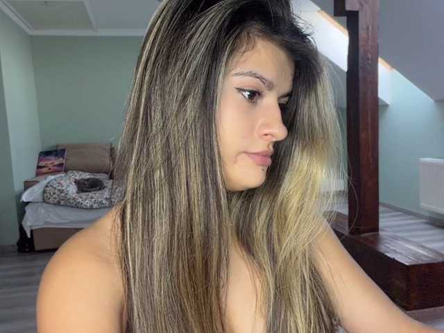 KeeshaSouthard live cam on BongaCams