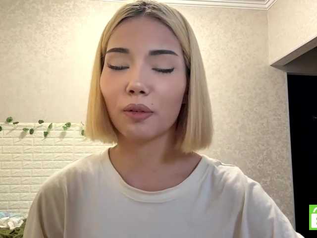 KeeshaSouthard live cam on BongaCams