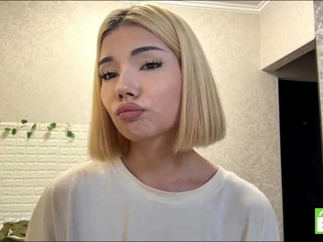 KeeshaSouthard live cam on BongaCams