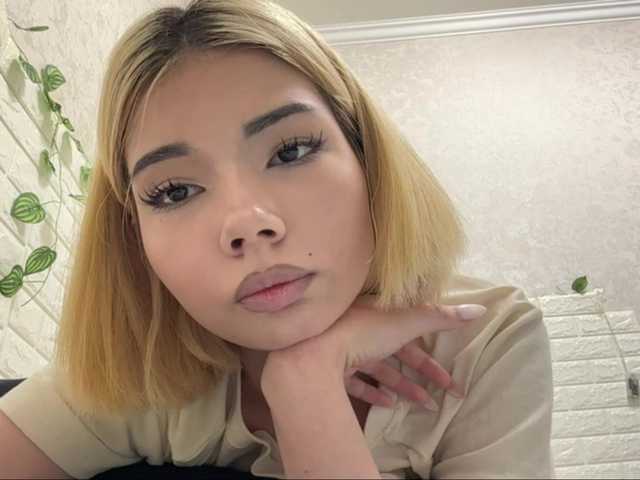 KeeshaSouthard live cam on BongaCams
