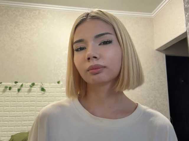 KeeshaSouthard live cam on BongaCams