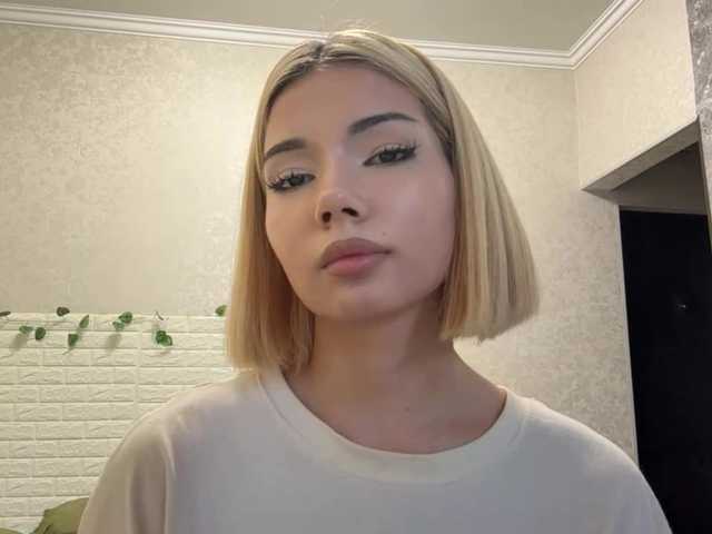 KeeshaSouthard live cam on BongaCams