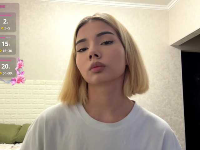 KeeshaSouthard, live now on BongaCams