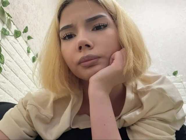 KeeshaSouthard live cam on BongaCams
