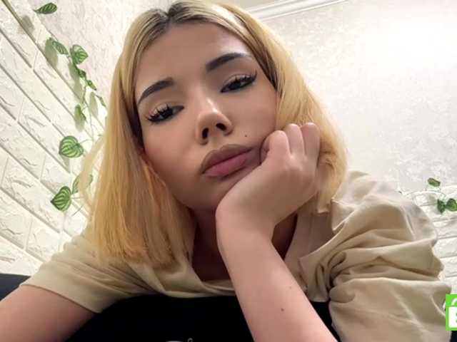 KeeshaSouthard live cam on BongaCams