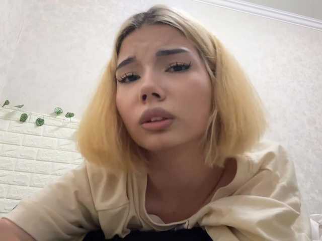 KeeshaSouthard live cam on BongaCams