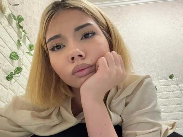 KeeshaSouthard live cam on BongaCams
