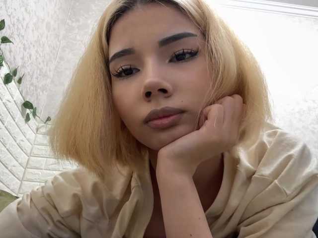 KeeshaSouthard live cam on BongaCams