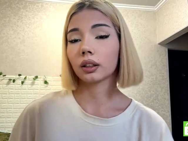 KeeshaSouthard live cam on BongaCams