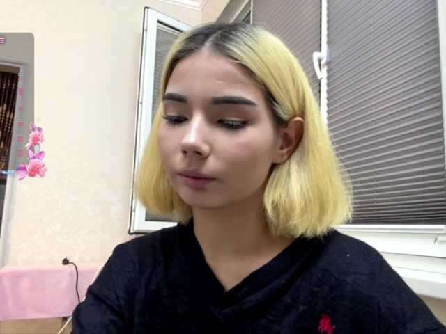 KeeshaSouthard live cam on BongaCams