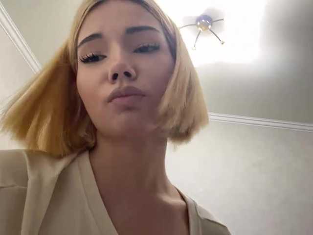 KeeshaSouthard live cam on BongaCams