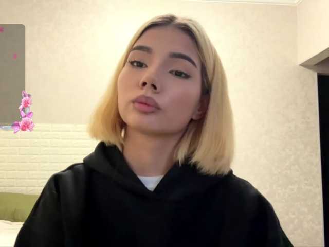 KeeshaSouthard live cam on BongaCams