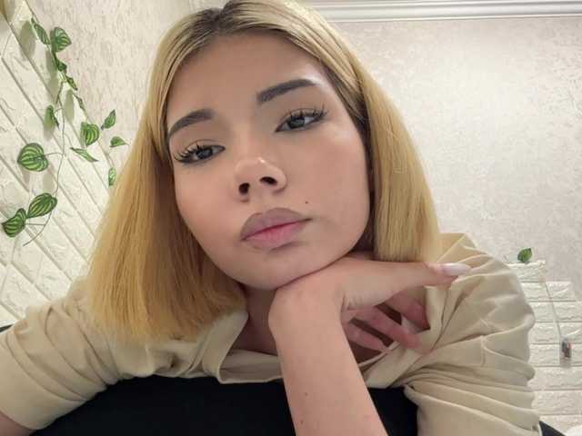 KeeshaSouthard live cam on BongaCams