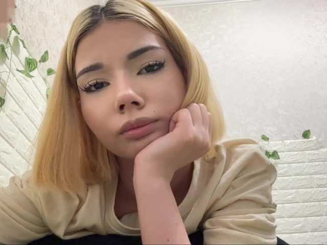 KeeshaSouthard live cam on BongaCams
