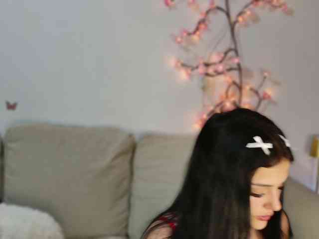 KylieElise webcam