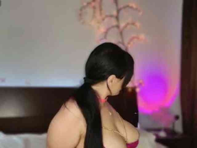 KylieElise webcam