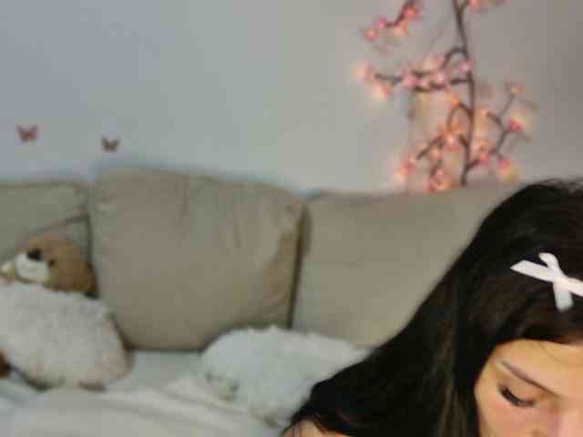 KylieElise webcam