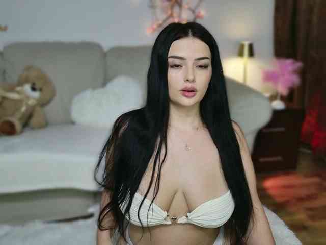 KylieElise webcam