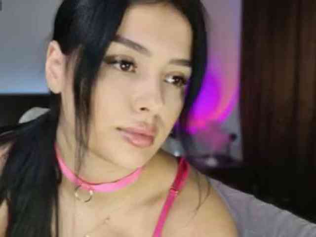 KylieElise webcam