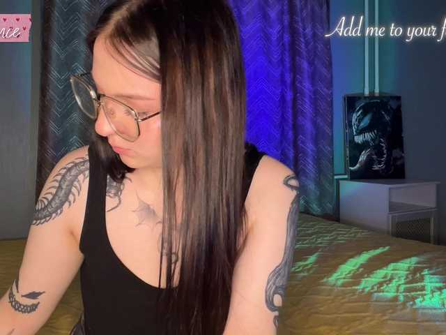AriaBlance's BongaCams show and profile