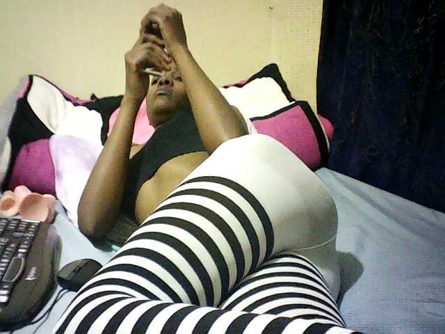 Sweetebonny live cam on BongaCams