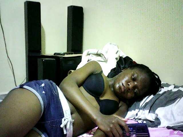 Sweetebonny live cam on BongaCams