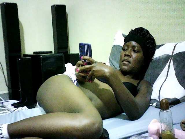 Sweetebonny live cam on BongaCams