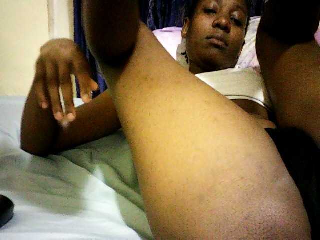 Sweetebonny live cam on BongaCams