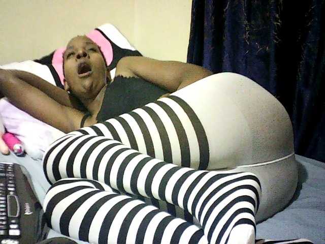 Sweetebonny live cam on BongaCams