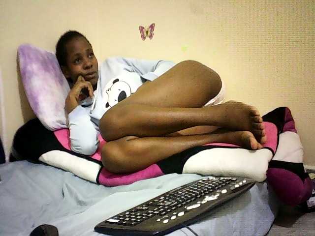 Sweetebonny live cam on BongaCams