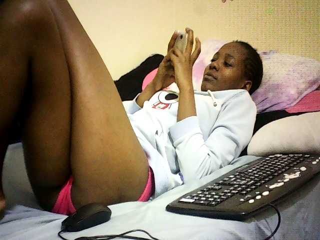 Sweetebonny live cam on BongaCams