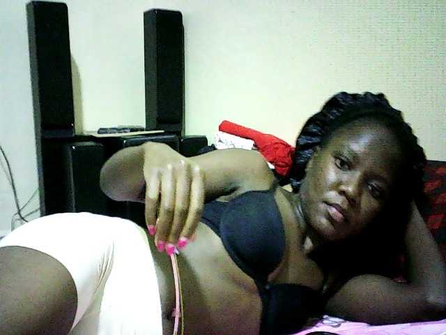 Sweetebonny live cam on BongaCams