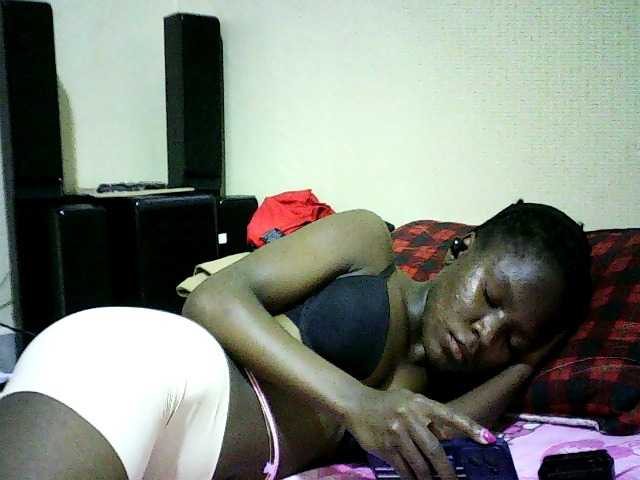 Sweetebonny live cam on BongaCams
