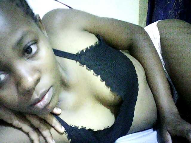 Sweetebonny live cam on BongaCams