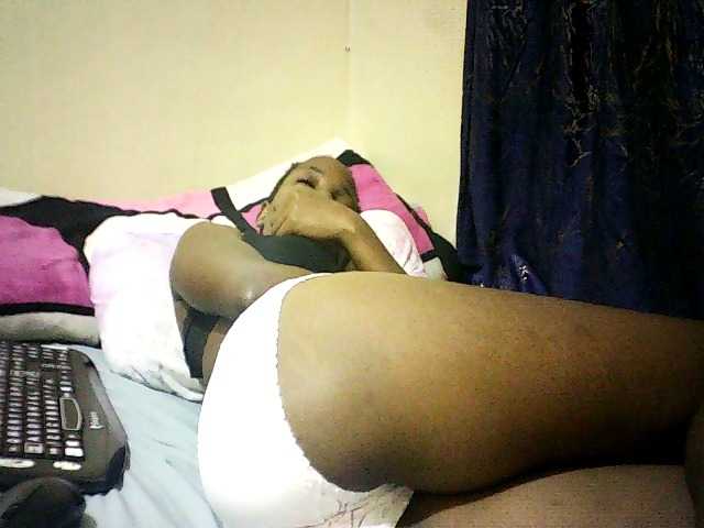 Sweetebonny live cam on BongaCams