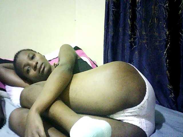 Sweetebonny live cam on BongaCams
