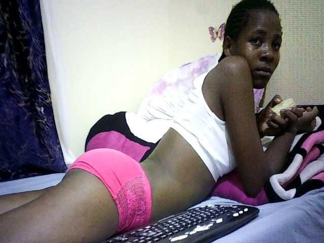 Sweetebonny live cam on BongaCams