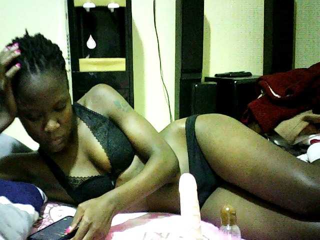 Sweetebonny live cam on BongaCams